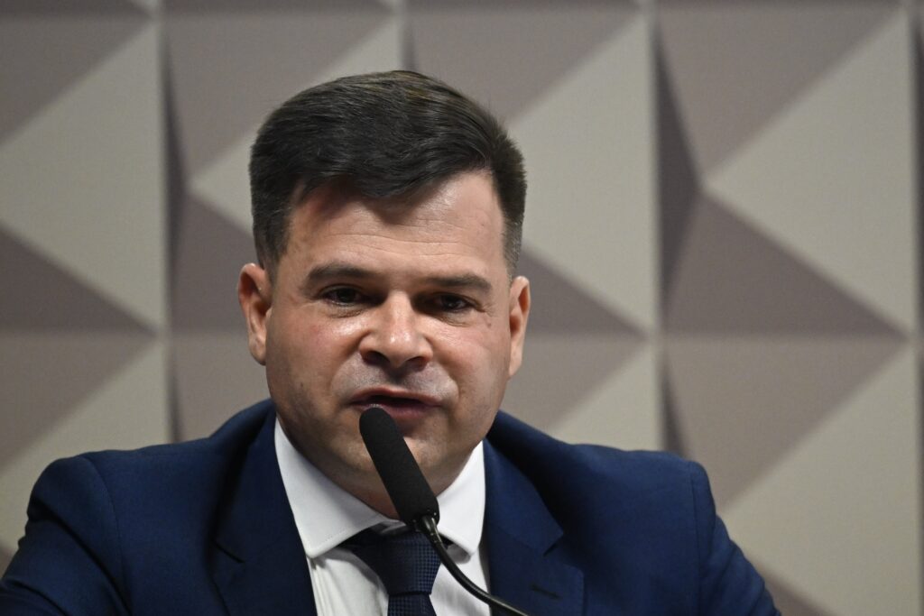 Ex-diretor da PRF condenado a 24 anos e preso no Paraguai