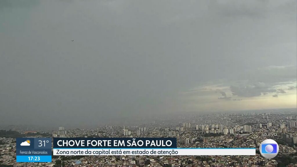 Chuva intensa e granizo causam transtornos na Zona Norte de SP