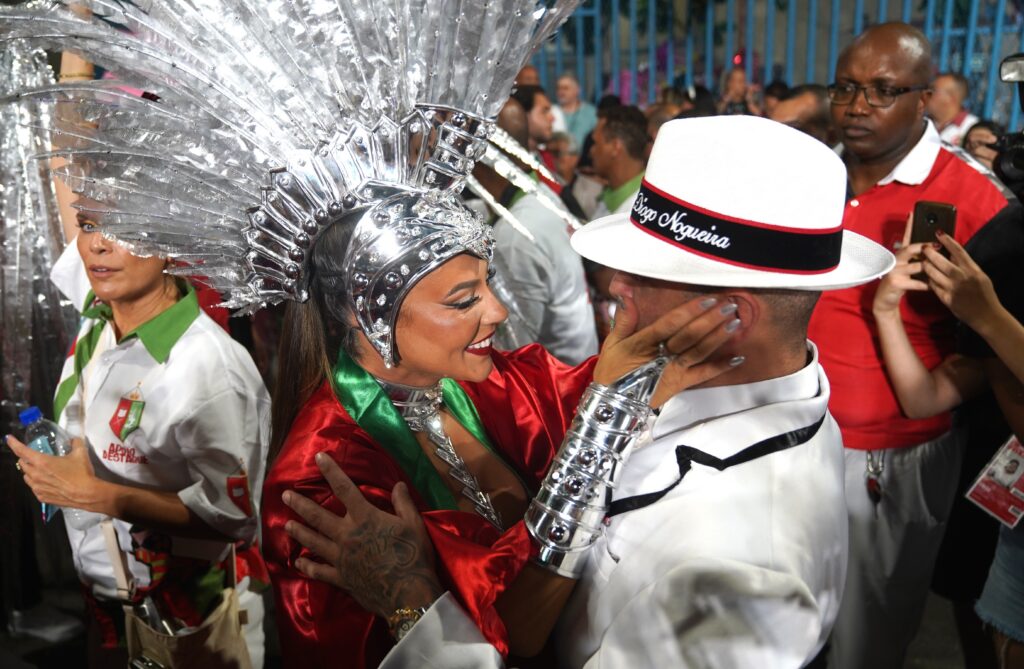 Famosos comentam separação de Paolla Oliveira e Diogo