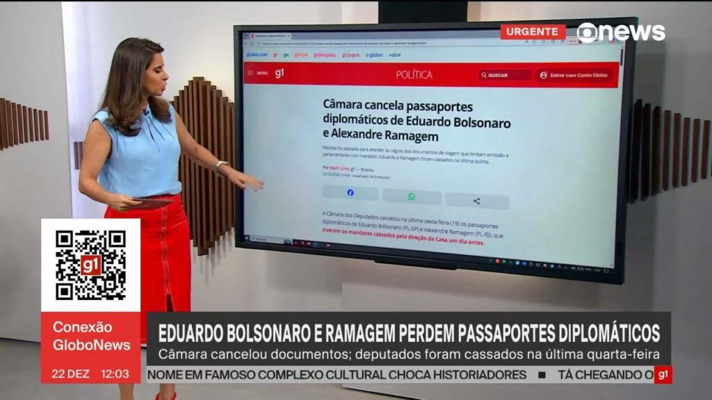 Câmara revoga passaportes de Eduardo e Ramagem